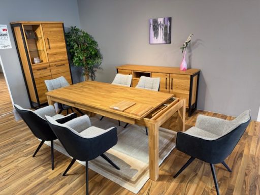 Essgruppe, 6 Sesselstühle, 1 massover Eichentisch 180 mit Butterfleyauszug 70 cm 